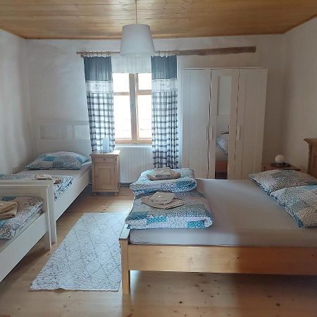 Apartmany U Tri Slunci Hroubovice ภายนอก รูปภาพ