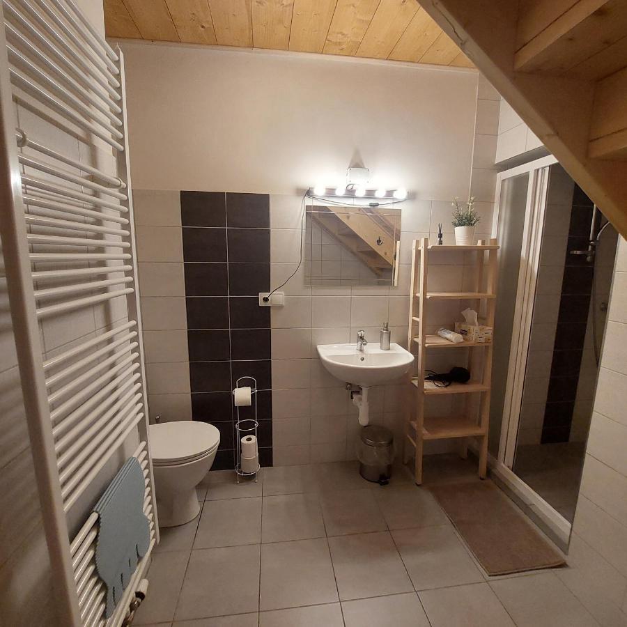 Apartmany U Tri Slunci Hroubovice ภายนอก รูปภาพ
