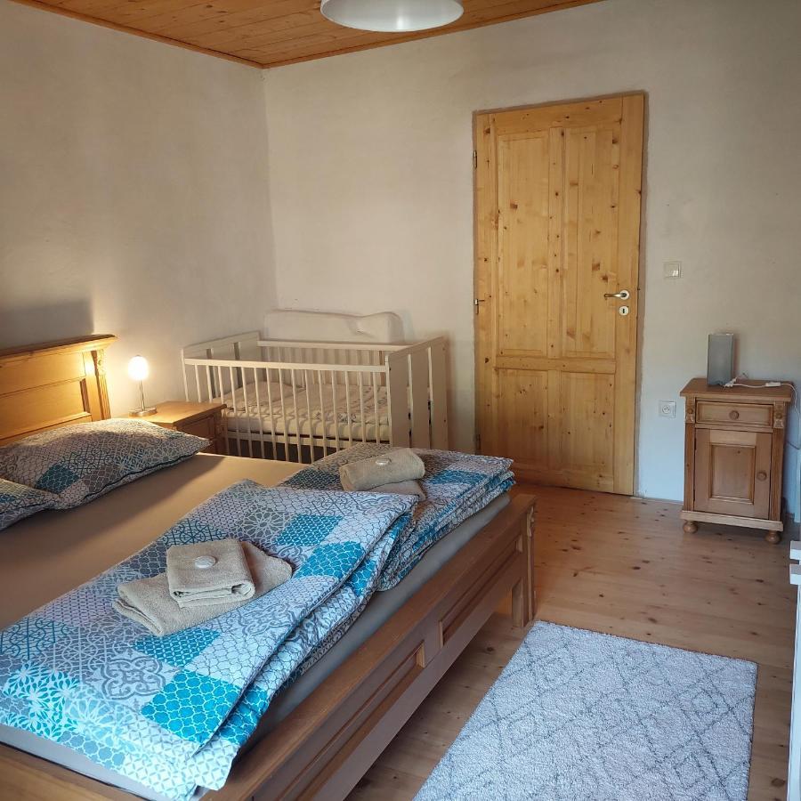 Apartmany U Tri Slunci Hroubovice ภายนอก รูปภาพ