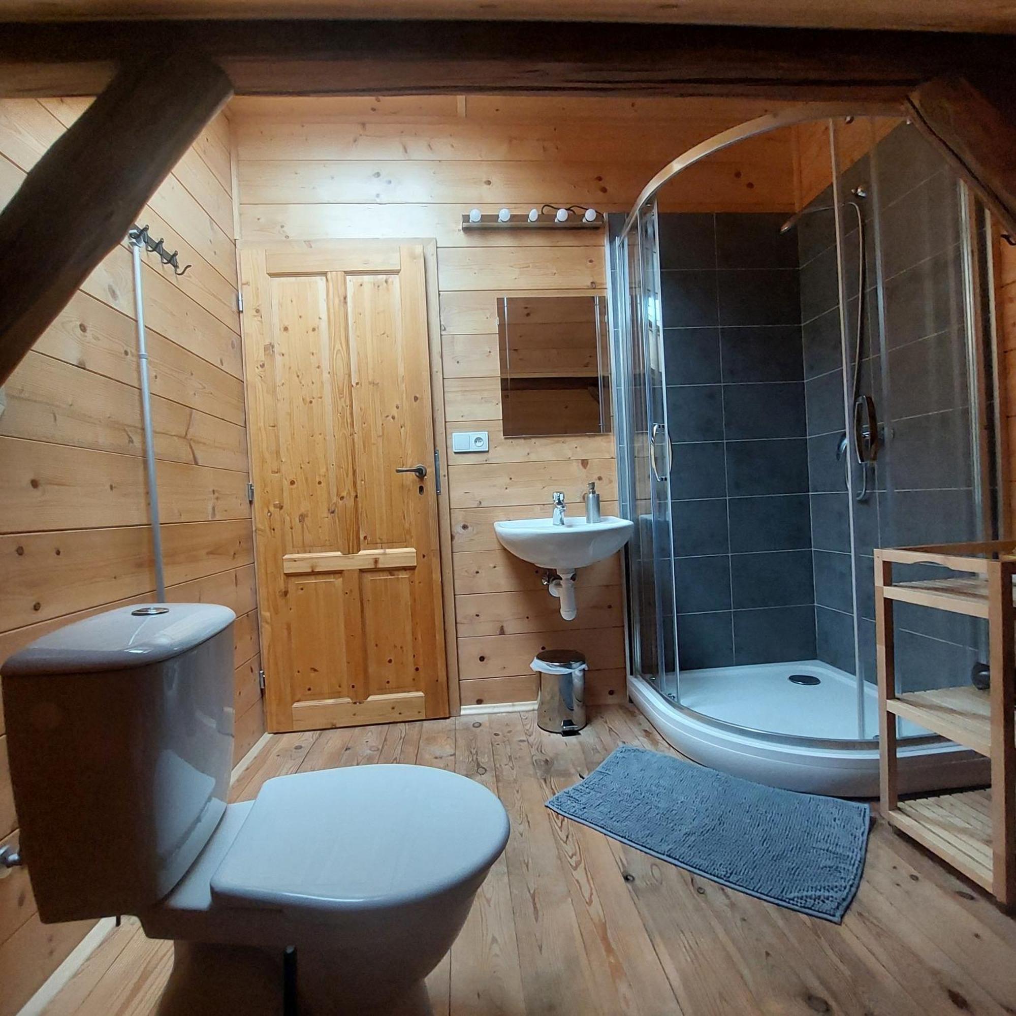 Apartmany U Tri Slunci Hroubovice ภายนอก รูปภาพ