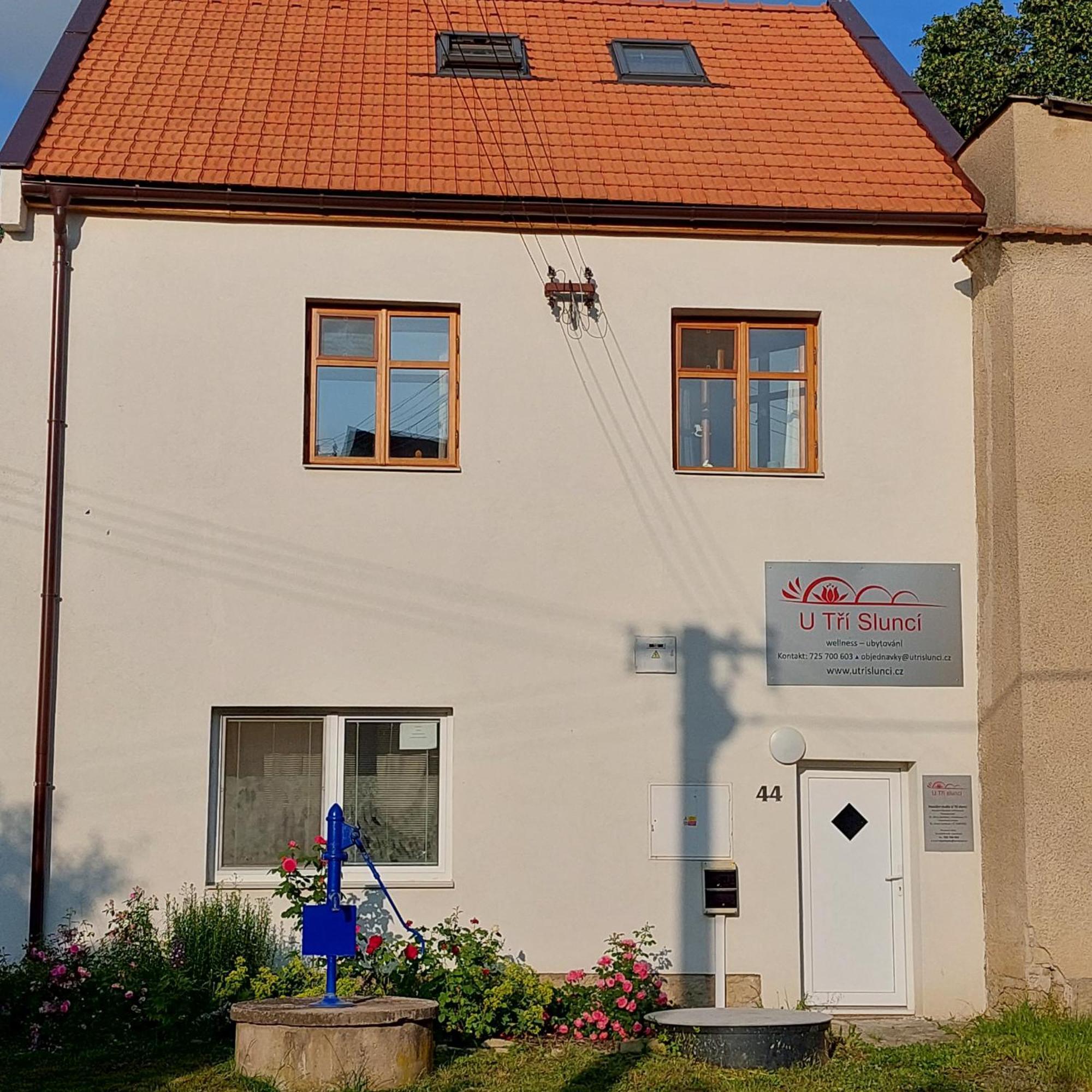 Apartmany U Tri Slunci Hroubovice ภายนอก รูปภาพ